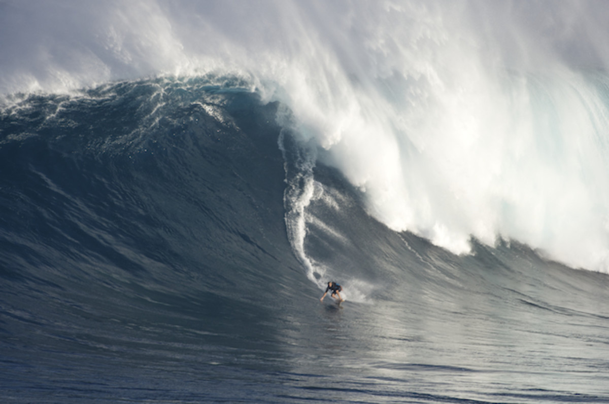 hawaii_dec_7_09-7268-1 Laird again in his front yard at Jaws. Photo: Flindt