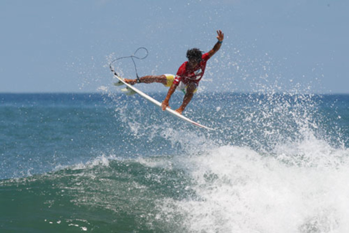 day5-15-lg Dede's last-minute air in the final. Photo: Tim Hain