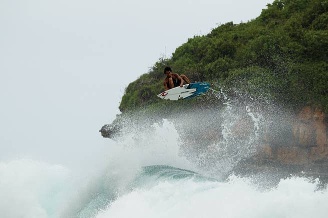 Tip 2 Tip in Living Color - Surfer