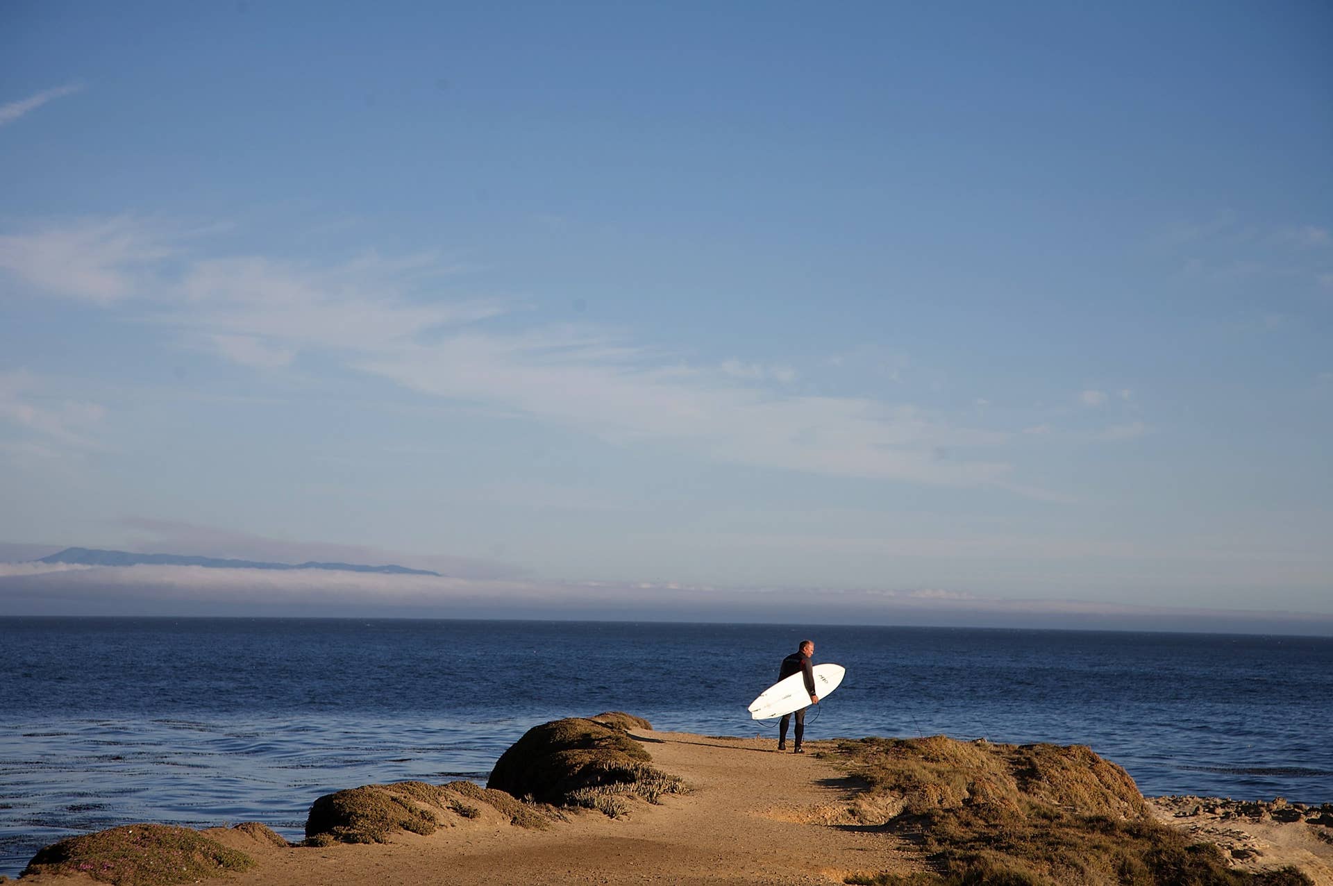 Santa Cruz Student Presumed Dead After Steamer Lane Cliff-Jump - Surfer