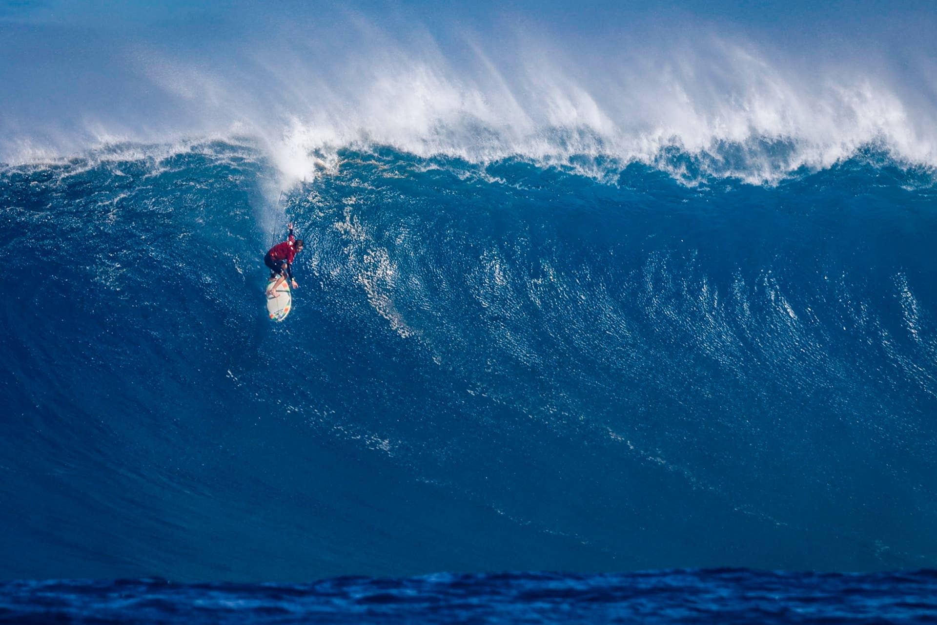 2001年　SURFER OF THE YEAR 　盾 17-Year-Old Jacob Turner Surfs Jaws for the First Time - Surfer