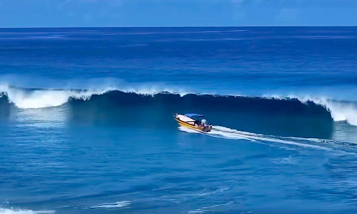 cigarette boat jumping waves Speedboat Launches '40ft' Off Giant Wave in San Francisco (Video)