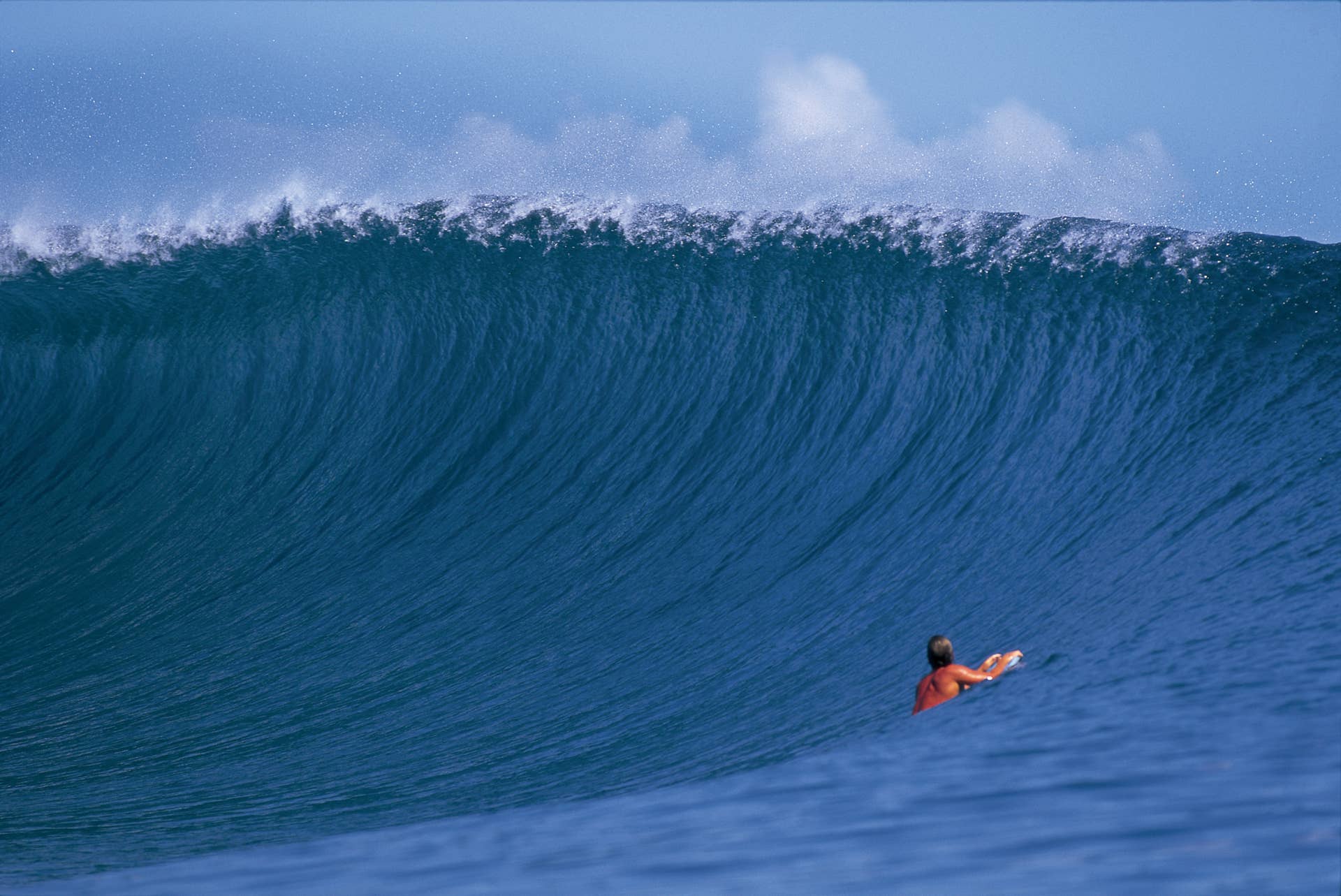 The 7 Best Places for Surfing in Hawaii: Waikiki to Pipeline - Surfer