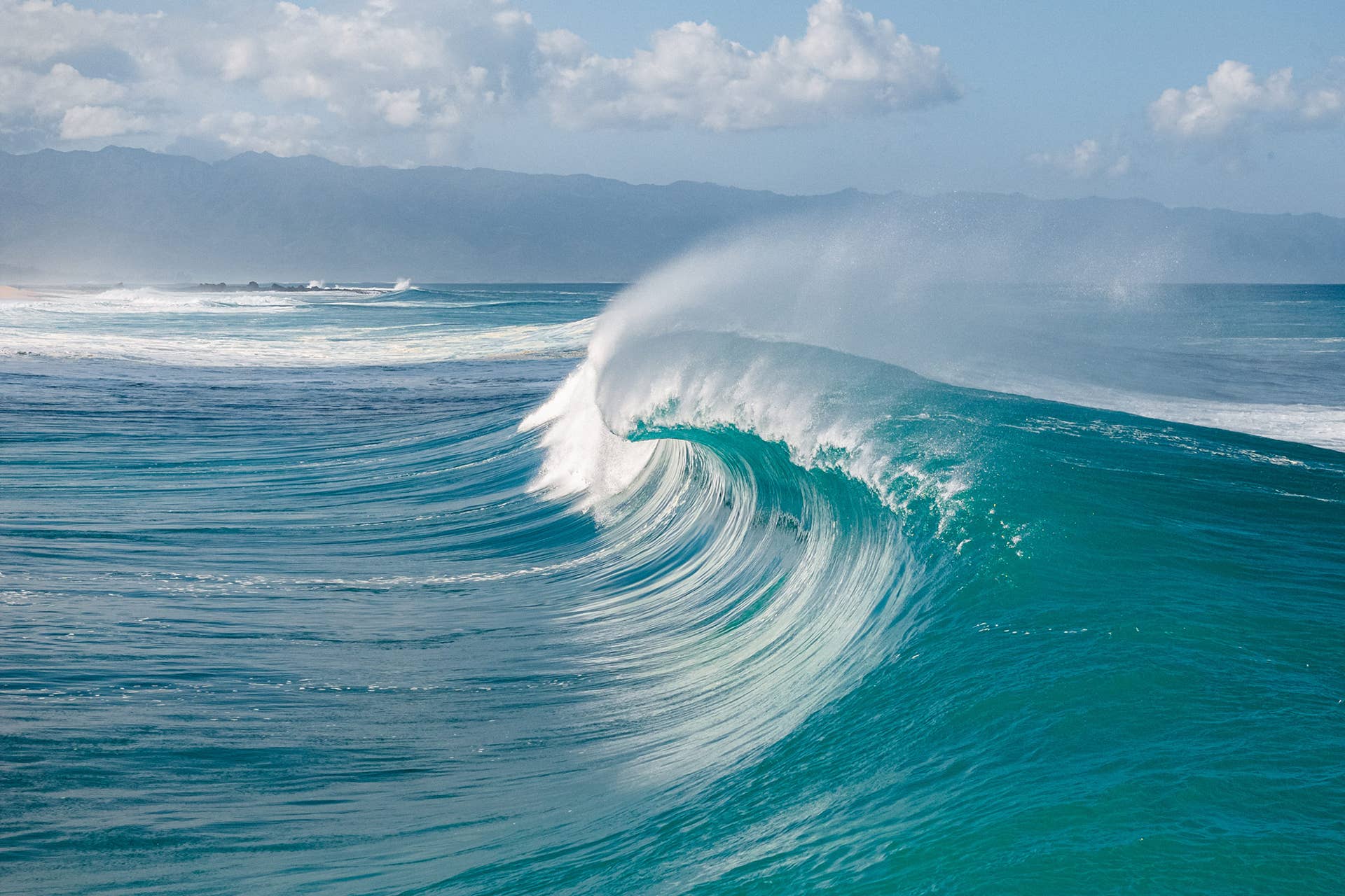 Moments of Brilliance, Amidst the Chaos, at Pipeline (Photo