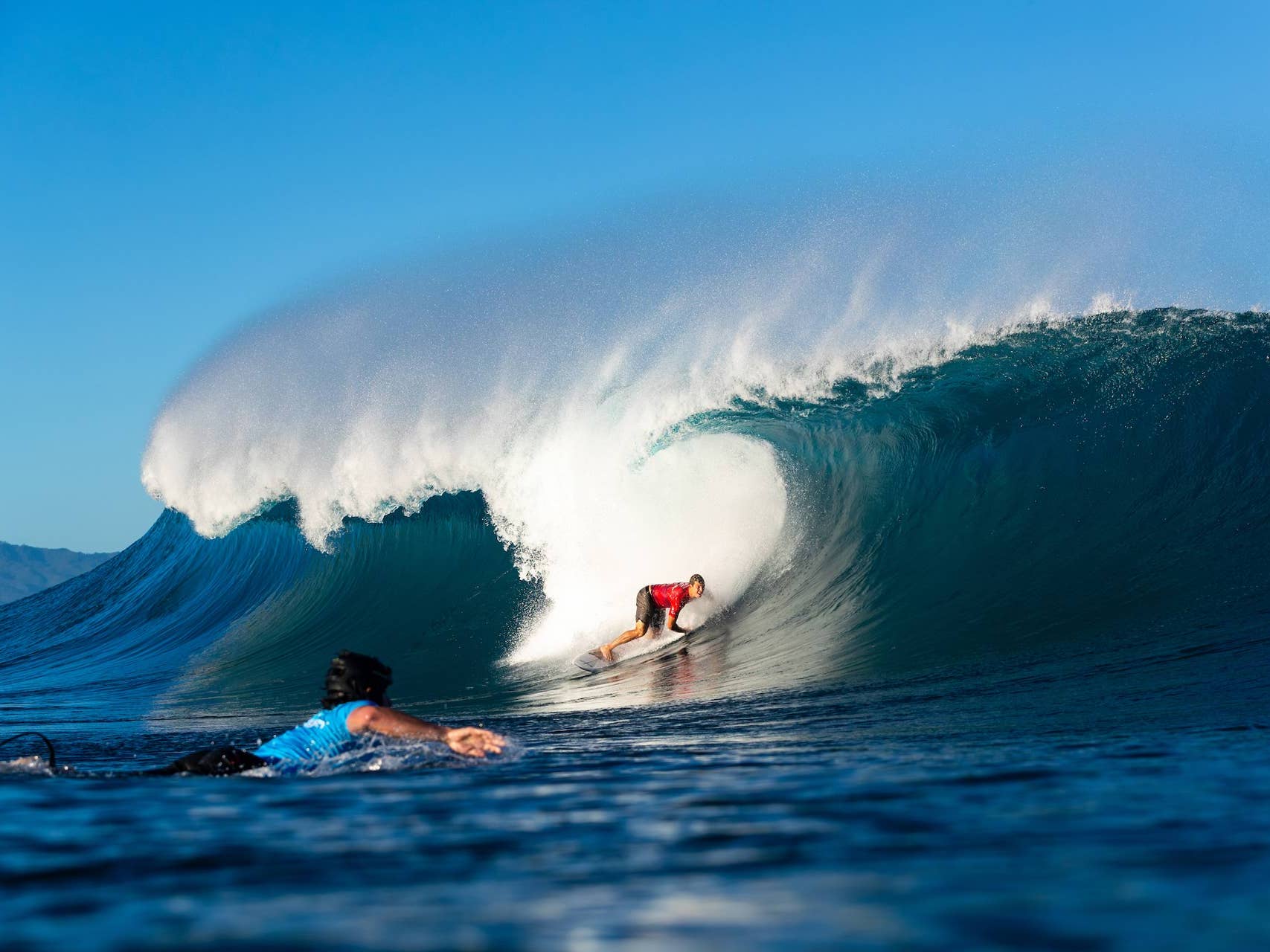 Gallery: Current, Former Championship Tour Surfers Emerge at Pipeline ...