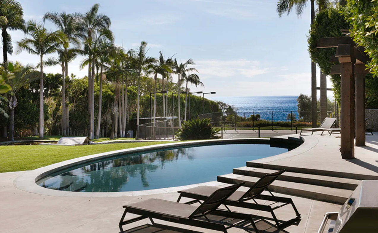 Beloved ‘American Pie’ Actor Lists Malibu Surf Compound for $18 Million ...