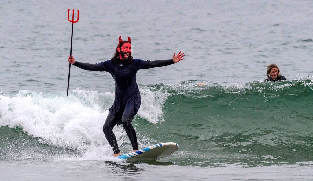 How Do You Balance a Surf Career and Financial Independence? - Surfer