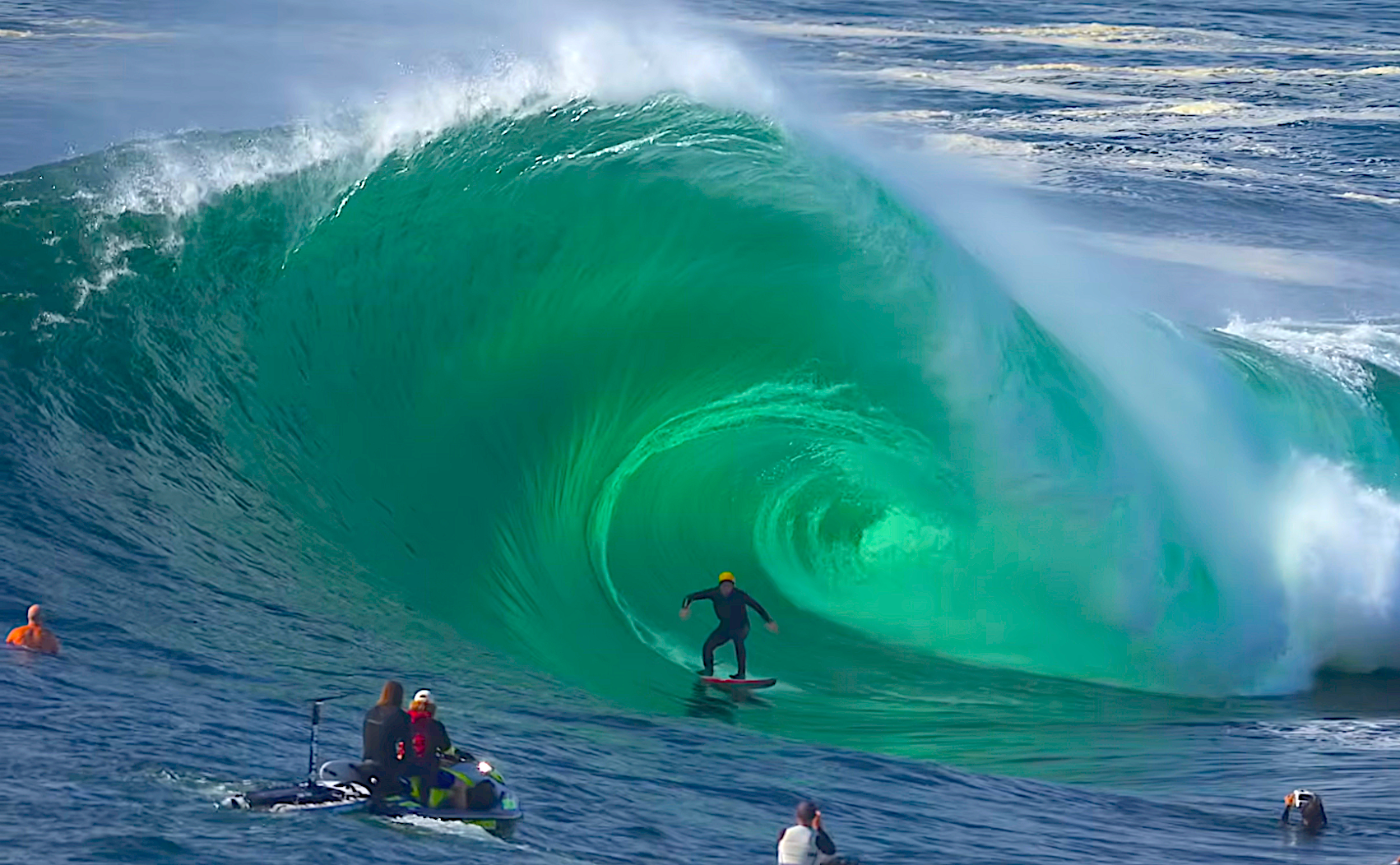 Pictures Slab Riding Surfers Ride ‘Best Day Ever’ at Sydney’s Psycho Slab (Video) - Surfer