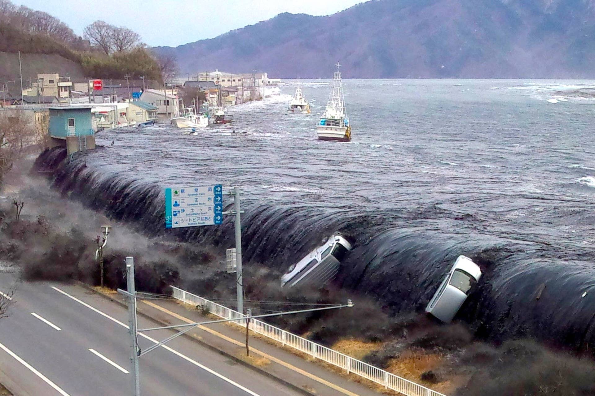 Massive Tsunami Alerts in Japan Forces Tourist Evacuations - Surfer