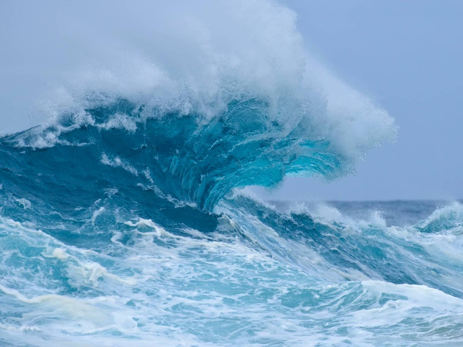 28ft Rogue Wave Hits Florida Beach Like a Tsunami (Video) - Surfer