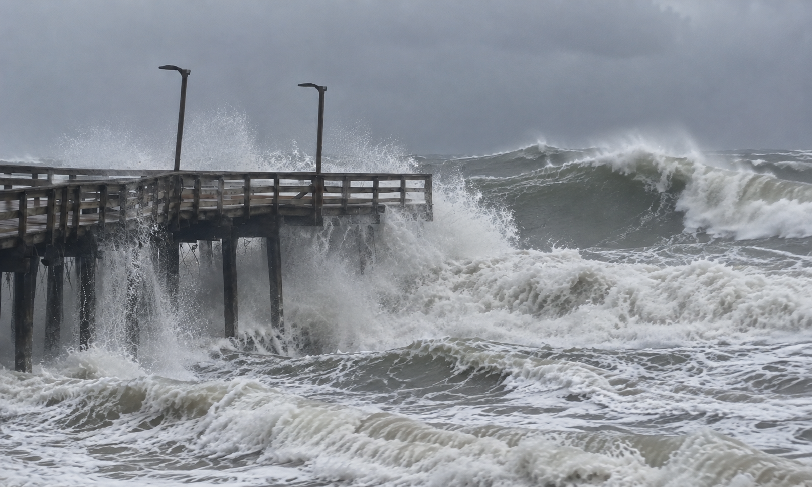 Wave Pool Mag Watch: 18-Foot Waves Thrash East Coast During Rare Nor’easter - Surfer