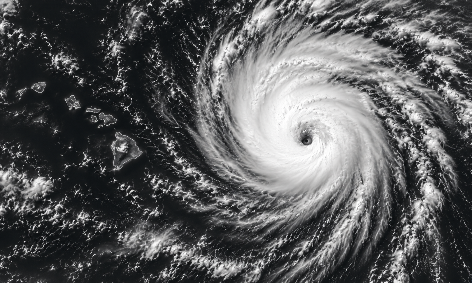 ‘Catastrophic and Life-Threatening’ Hurricane Nolo Bears Down on Hawaii in Haunting Satellite Images (Video)