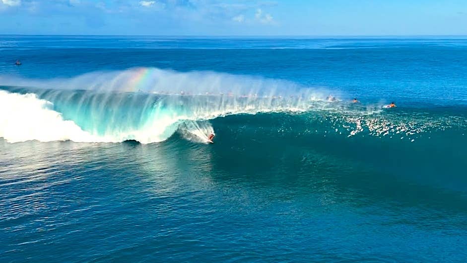 20ft Teahupo'o Swell Detonates with 'Dream Wave' Perfection 