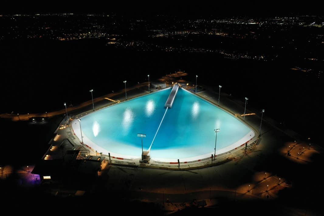 DSRT Surf Wave Pool Filled With Water in Palm Desert - Surfer