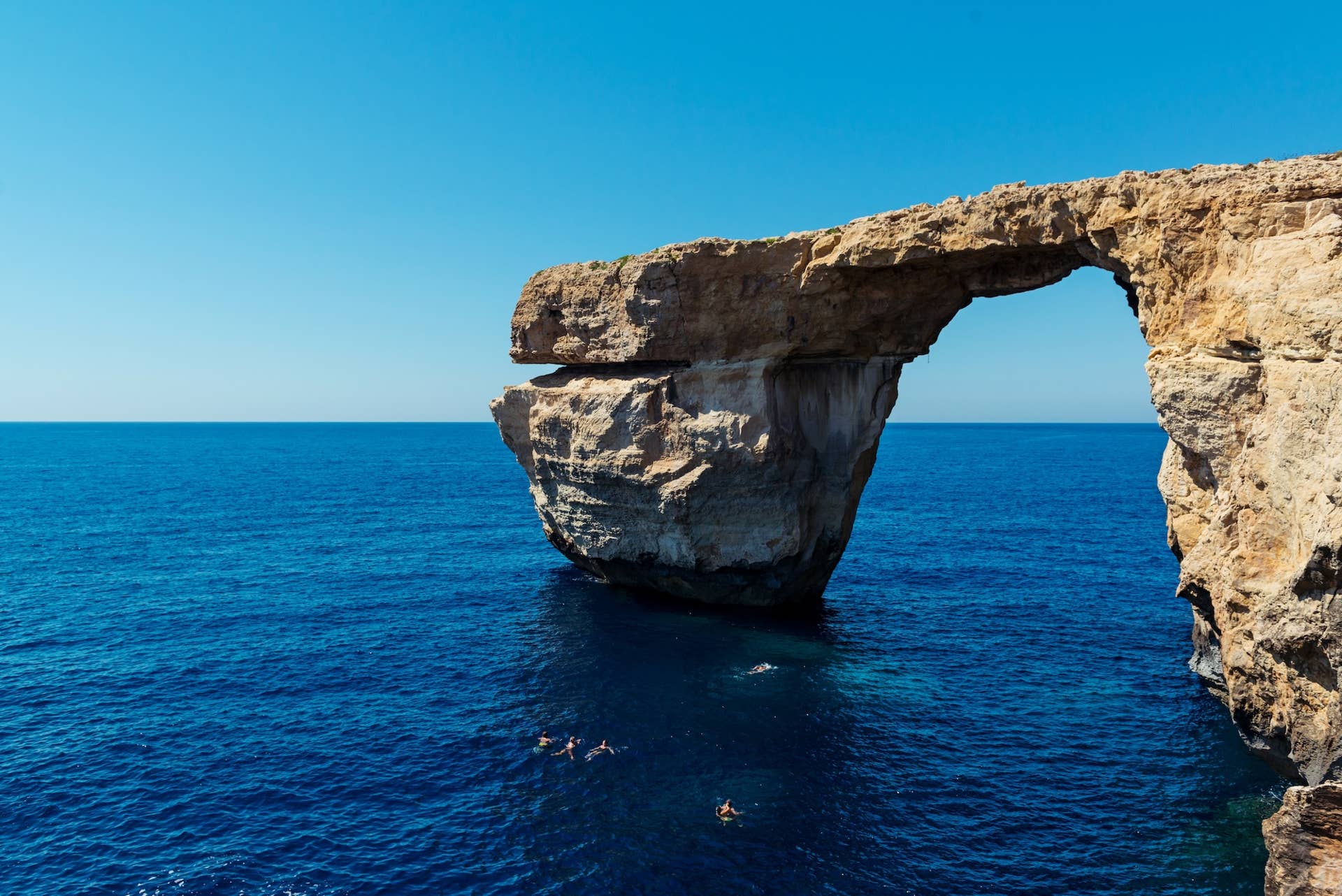 Malta ‘Kissing Elephants’ Arch Collapse Kills Jet Skier (Video) - Surfer