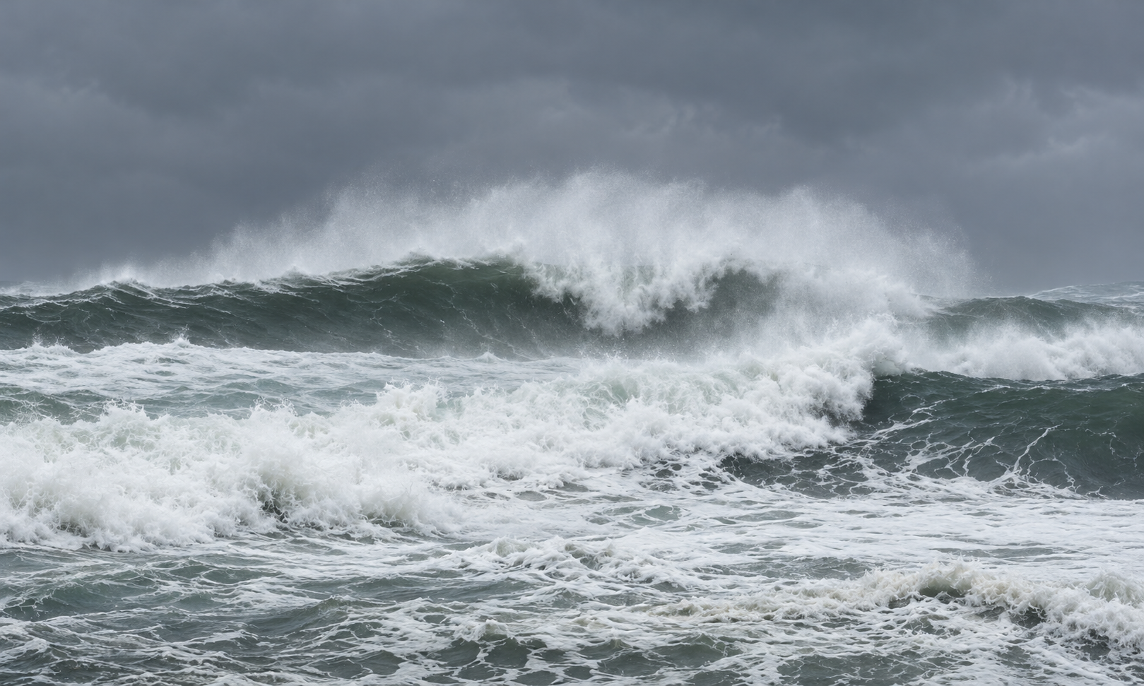 Watch: 30ft Waves Blast Florida as Hurricane Isaias Hits - Surfer