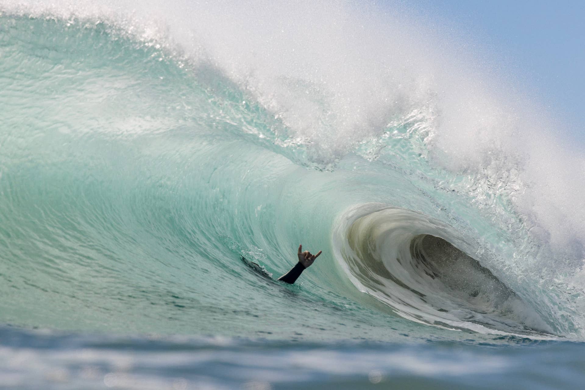El Niño Swell Bombards Southern California as Wedge Goes Berserk (Photos)