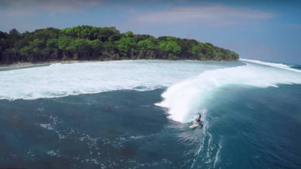 GoPro VR: Tahiti Surf with Anthony Walsh and Matahi Drollet 