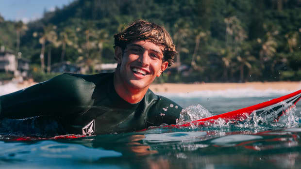 How World #1 Joao Chianca Did a Competitive 180 - Surfer