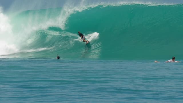 Barrel surf outlet gear