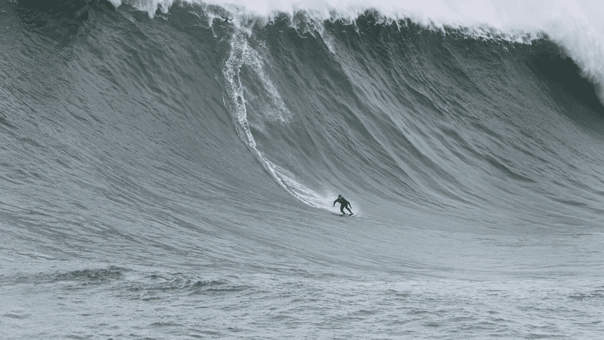 60 foot wave top