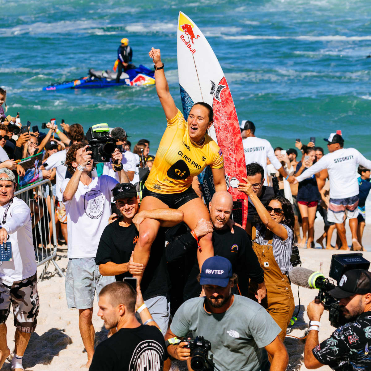 Tidelli and Filipe Toledo together in a Wave of Solidarity