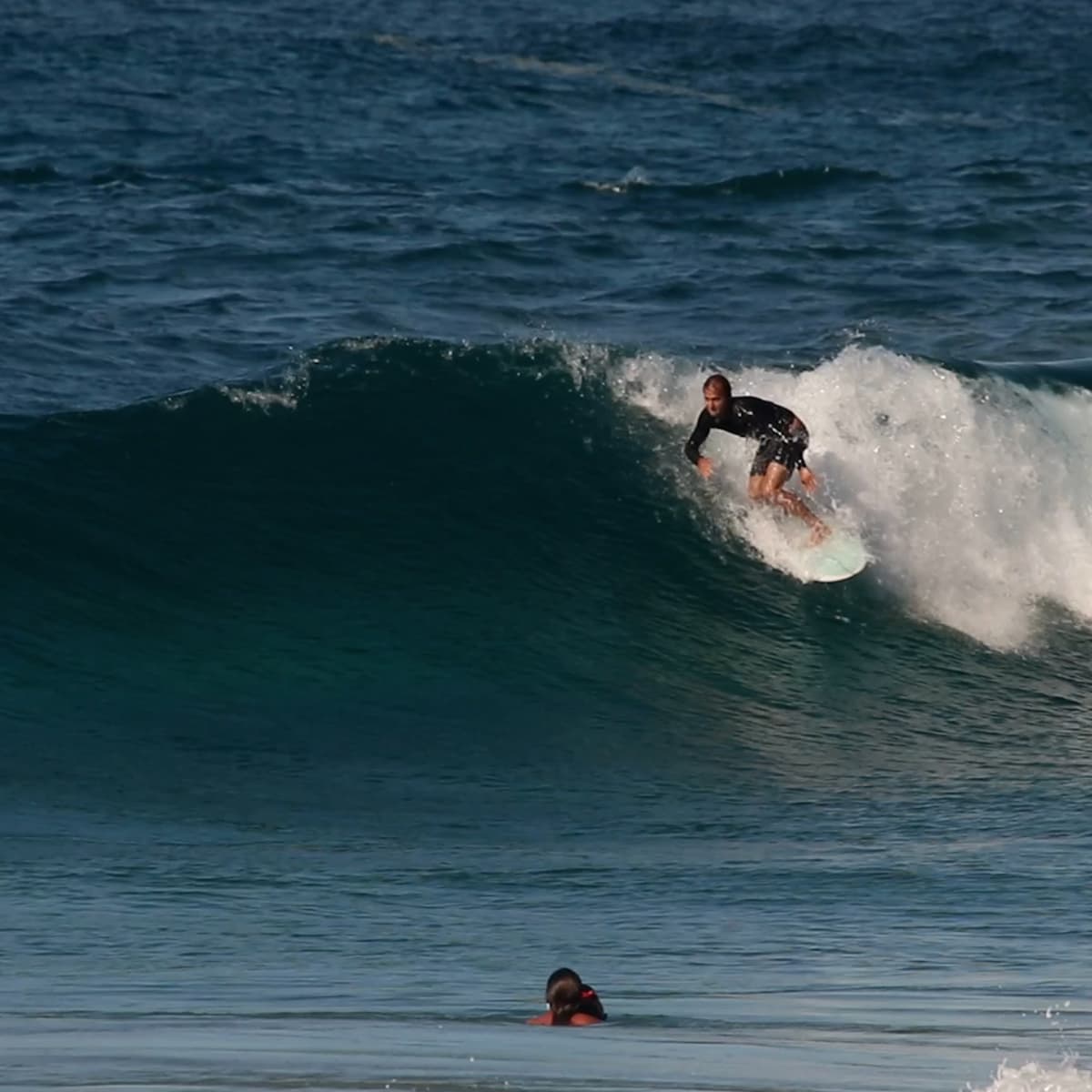 Surfing 201: How To Do a Carving 360 Like a Pro
