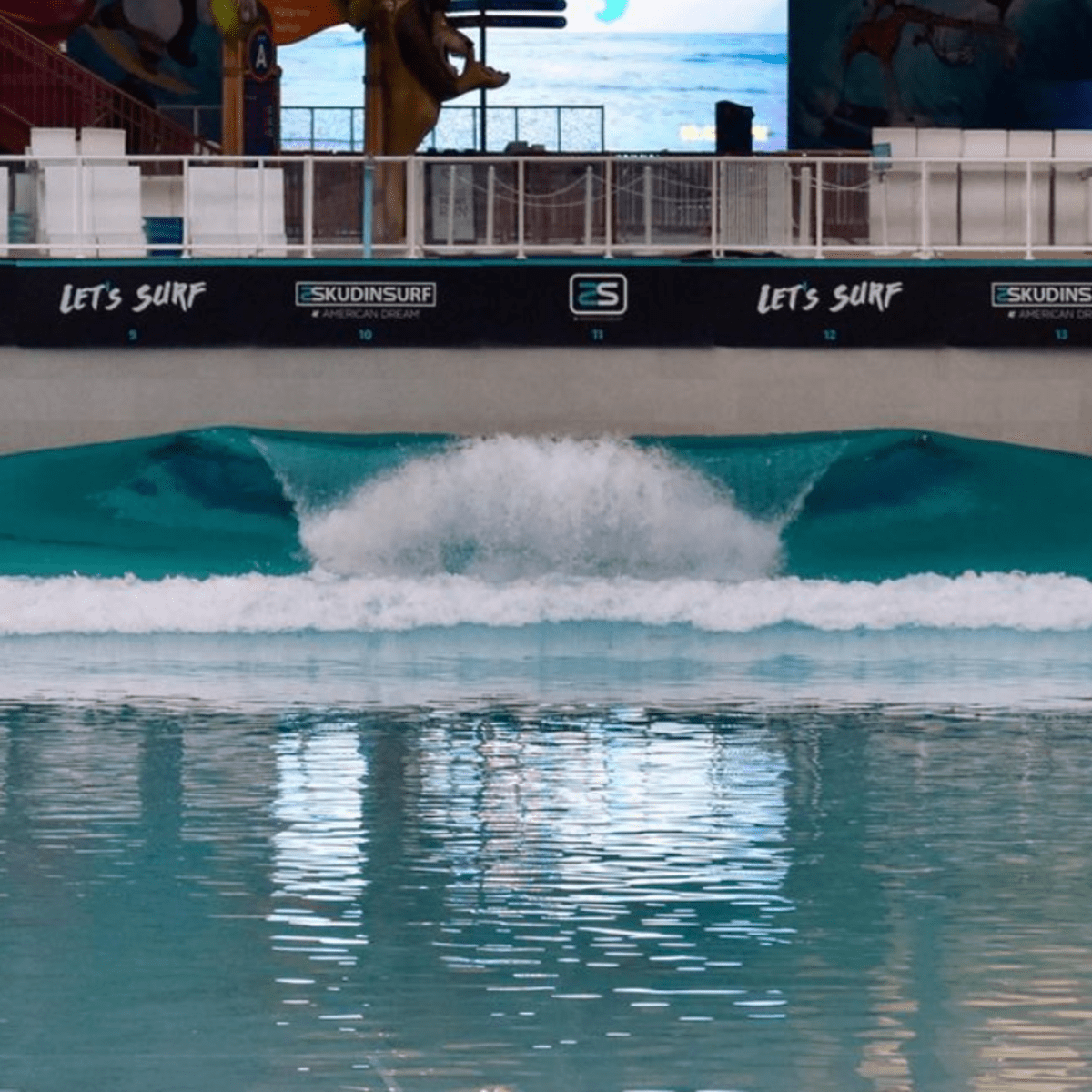 Skudin Surf at American Dream - Indoor Wave Pool