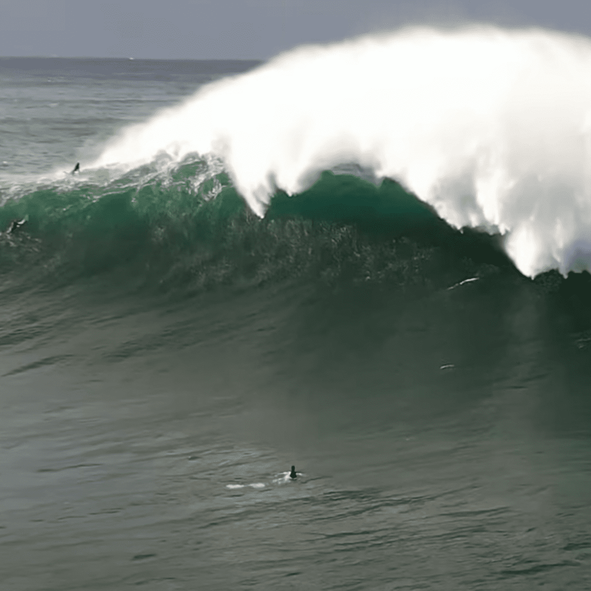 Video Bodysurfers Ride and Survive Historic 25 Foot Waves Surfer