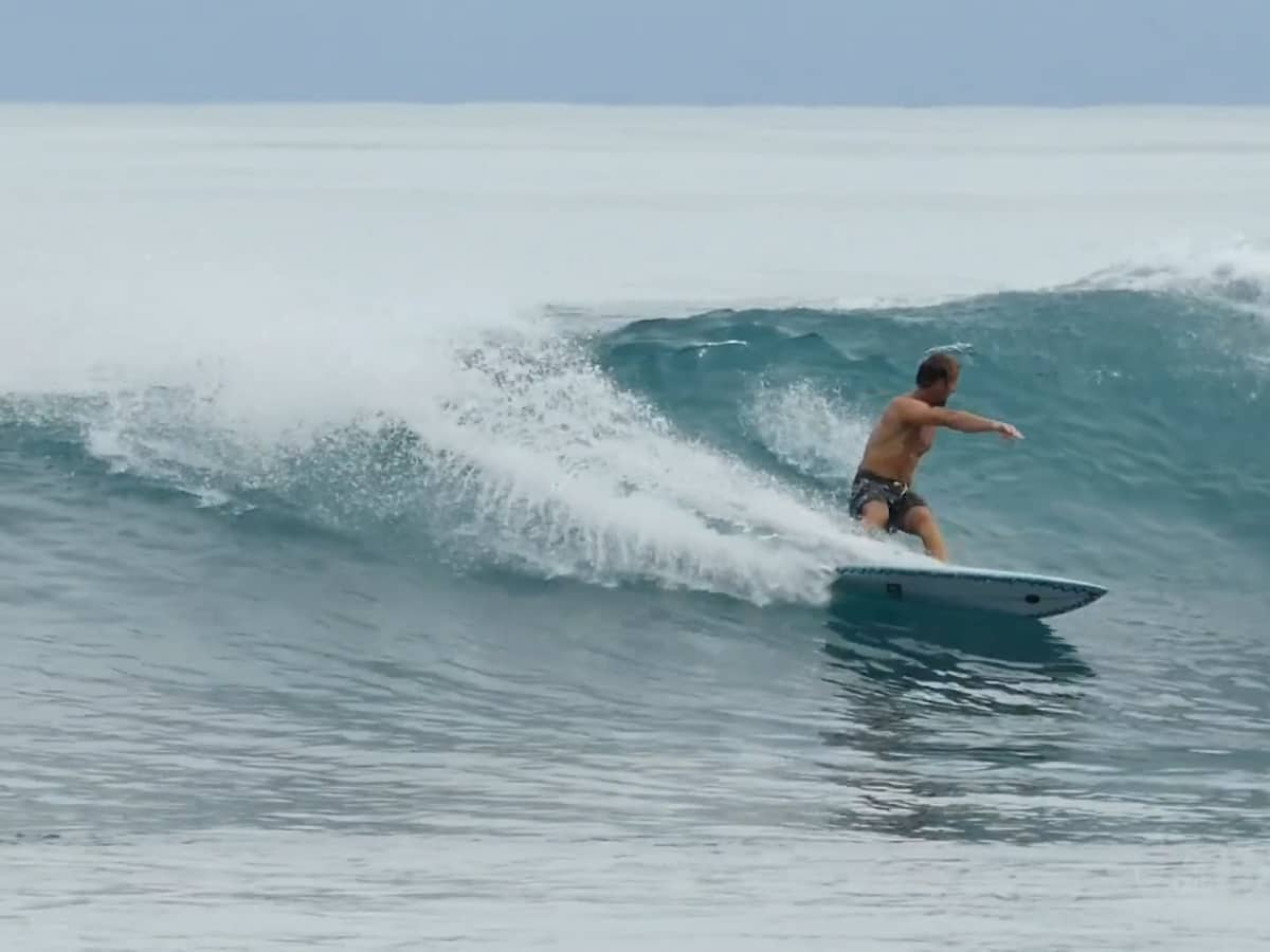 Surfing 201: How To Do a Carving 360 Like a Pro