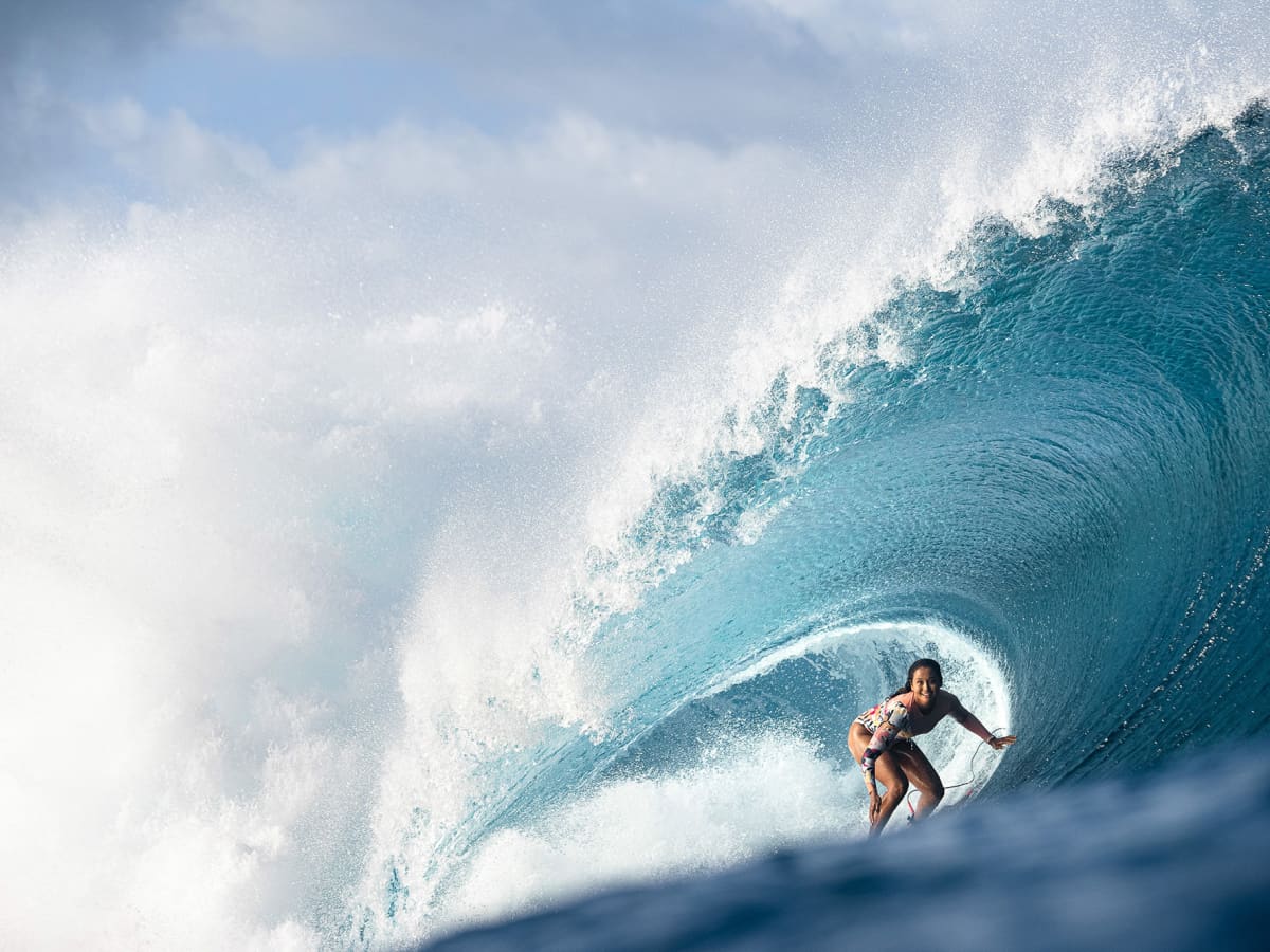 Surfing the Legendary Barrels of Tahiti in 360 Video - VRScout