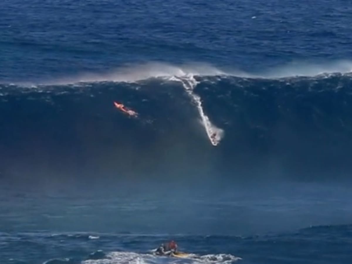 Bethany hamilton surfing jaws top