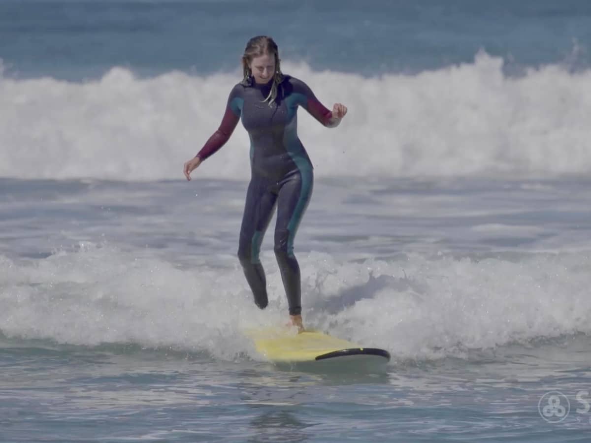 How to Surf The Ultimate Beginner s Guide with Step by Step