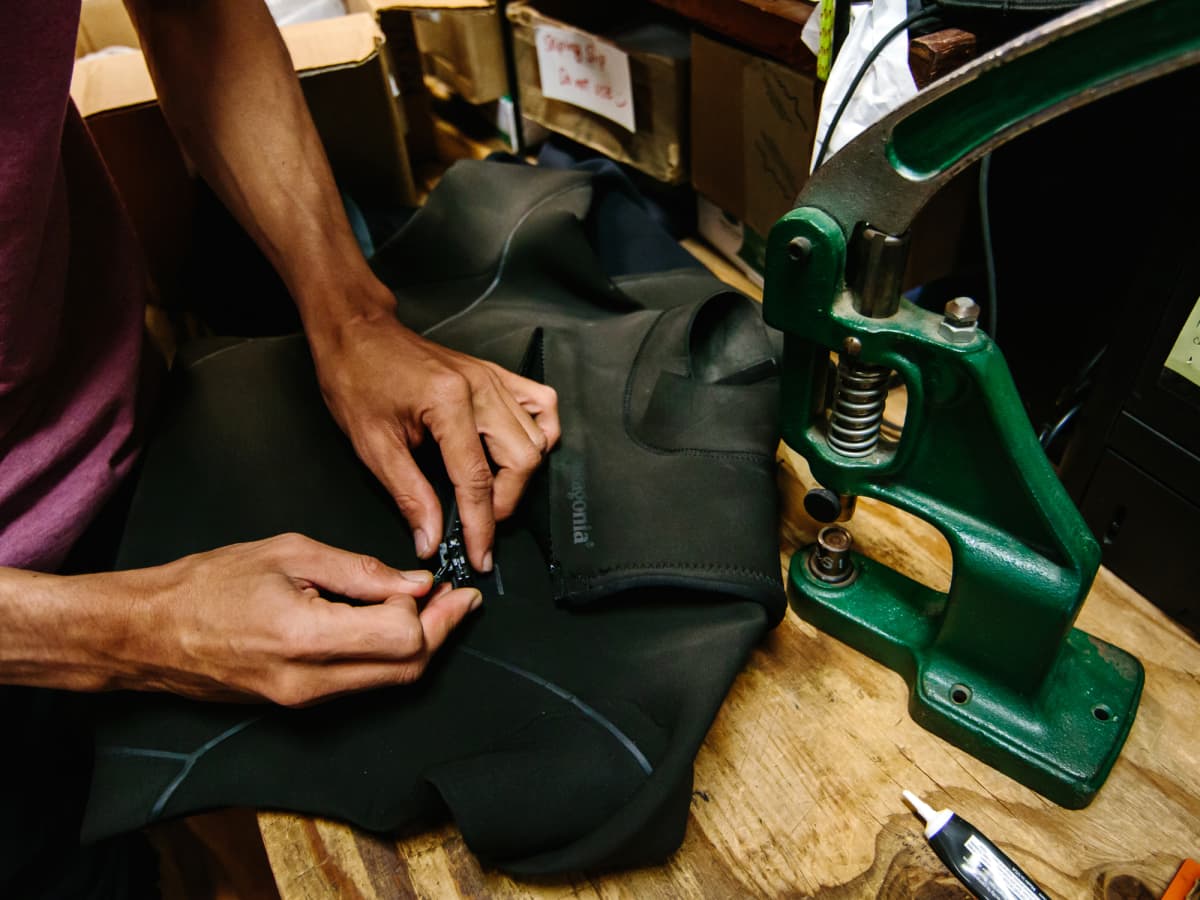 Patagonia hot sale wetsuit gloves