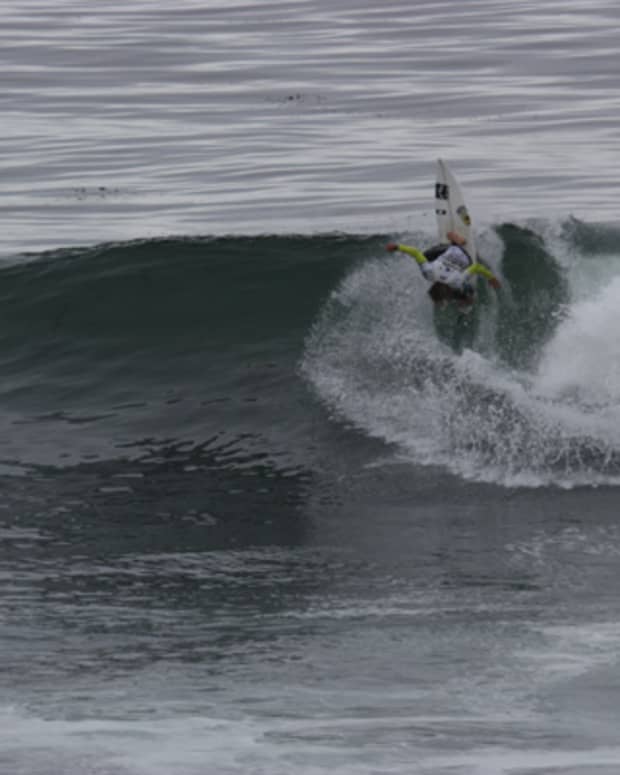 Surfers get creative in smaller conditions on Day 2 of O'Neill