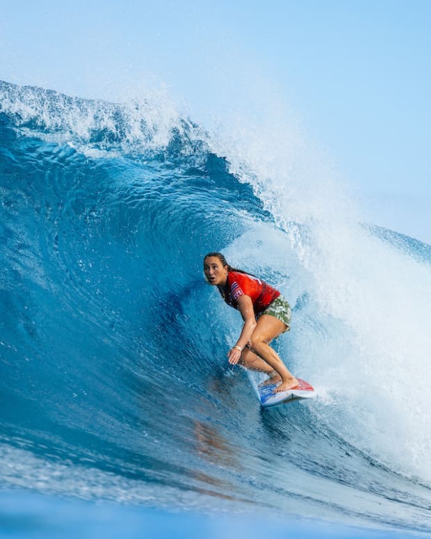 VIDEO Carissa Moore Dominates Pipeline Ahead of Pro Surfing