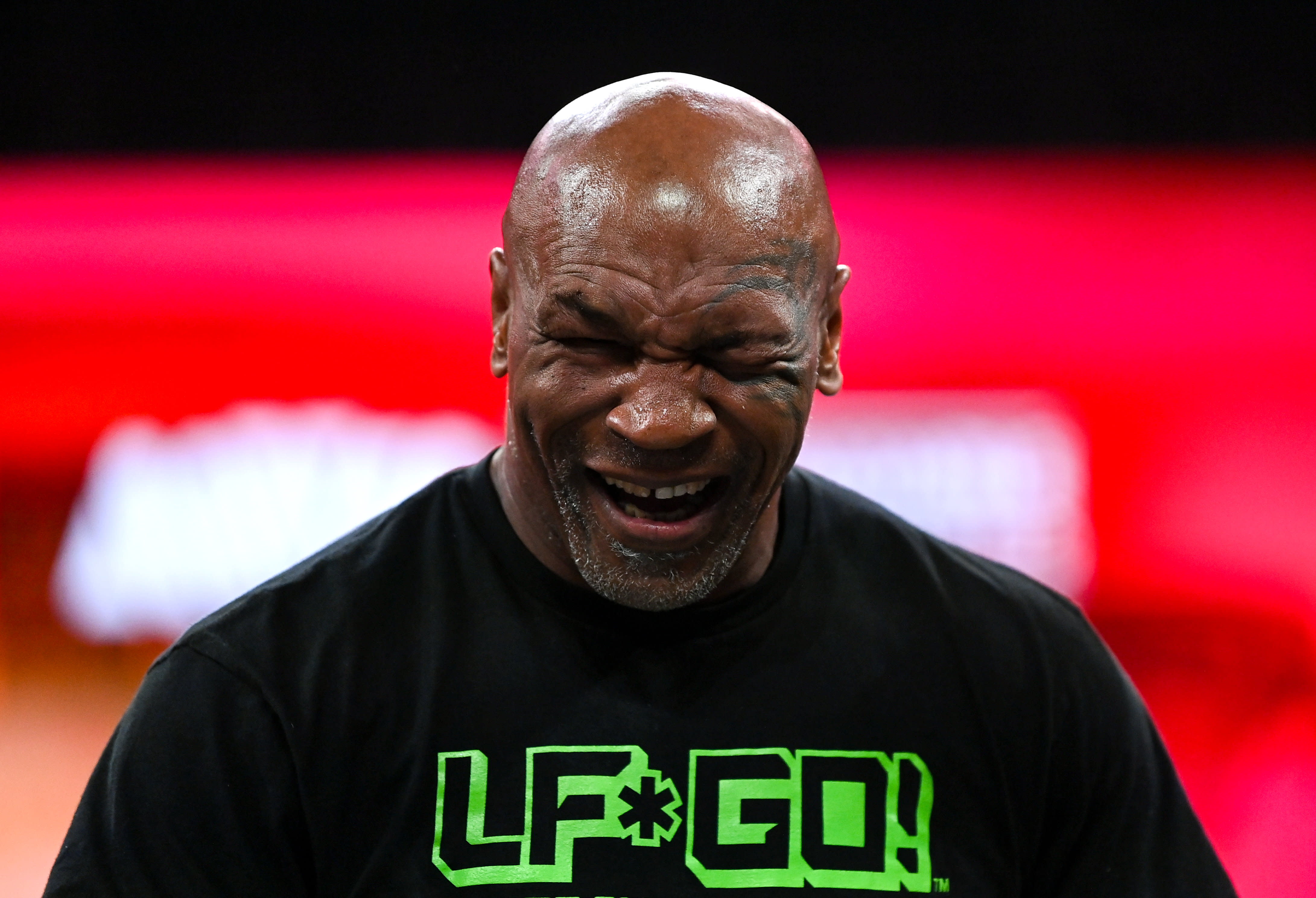 Surfing Needs A Spectacle Like Mike Tyson and Jake Paul - Surfer, image size:4363x2980