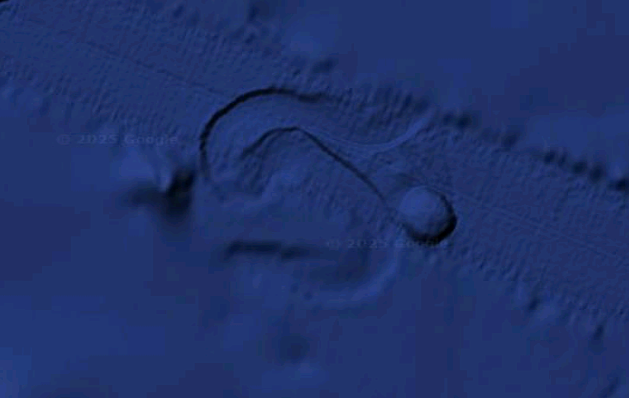 Mysterious Two-Mile Wide Dome Slithers in Pacific Ocean - Surfer