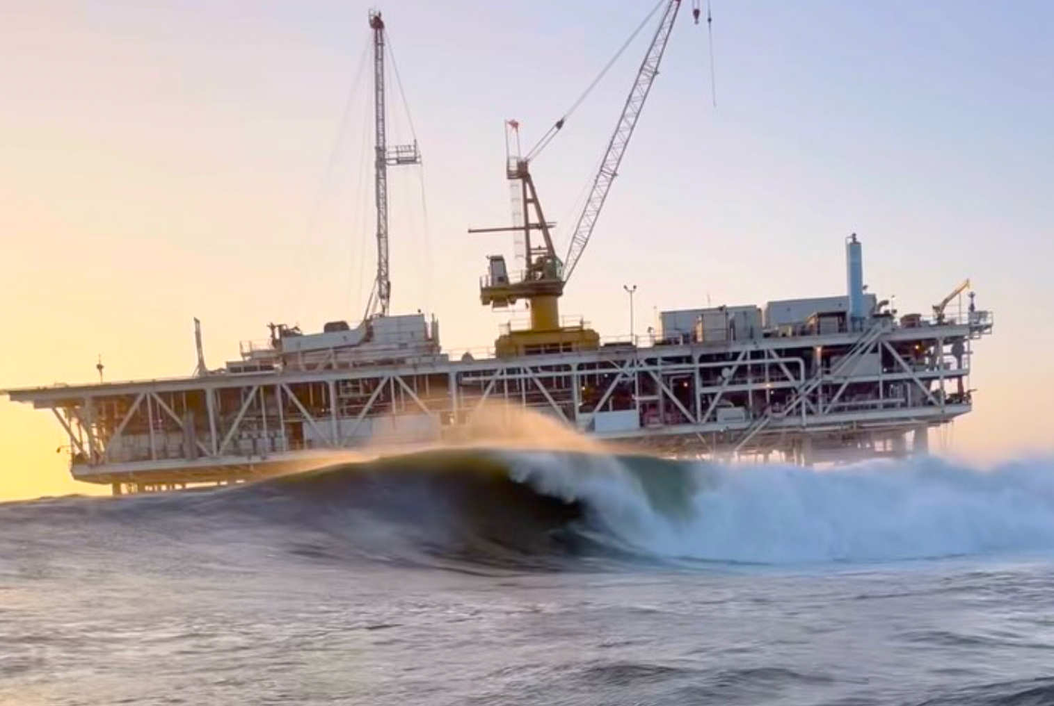 California Rig Move Surfers Score Offshore Oil Rig in California During Historic Huge Swell ...