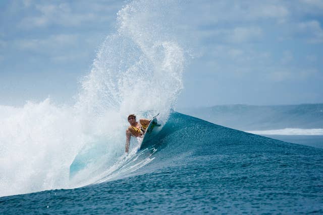 august-2010-surfing-cover-clay