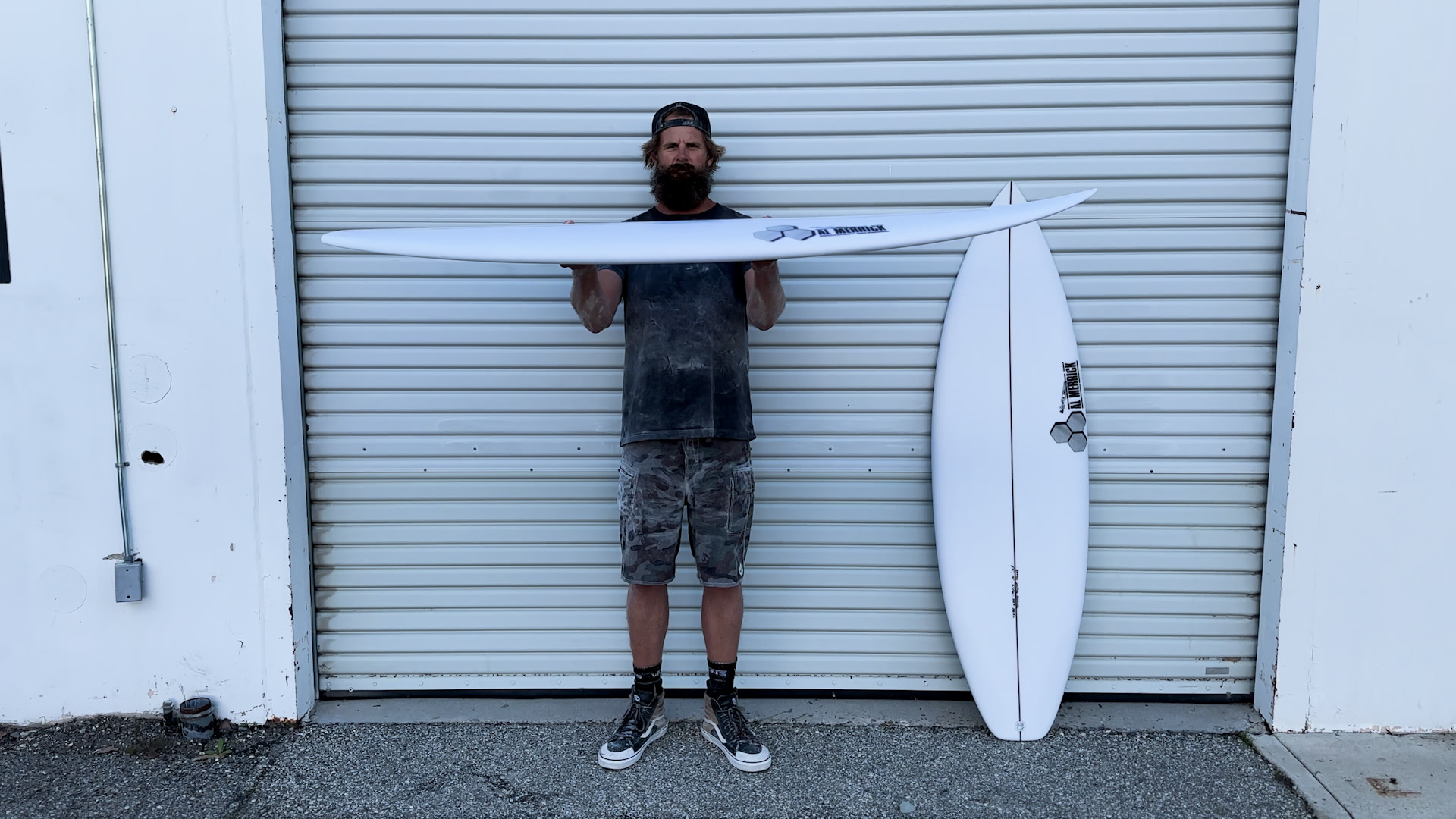 ラウンド  Islands' Channel Review: Surfboard Dumpster Was 2 Diver サーフィン・ボディボード