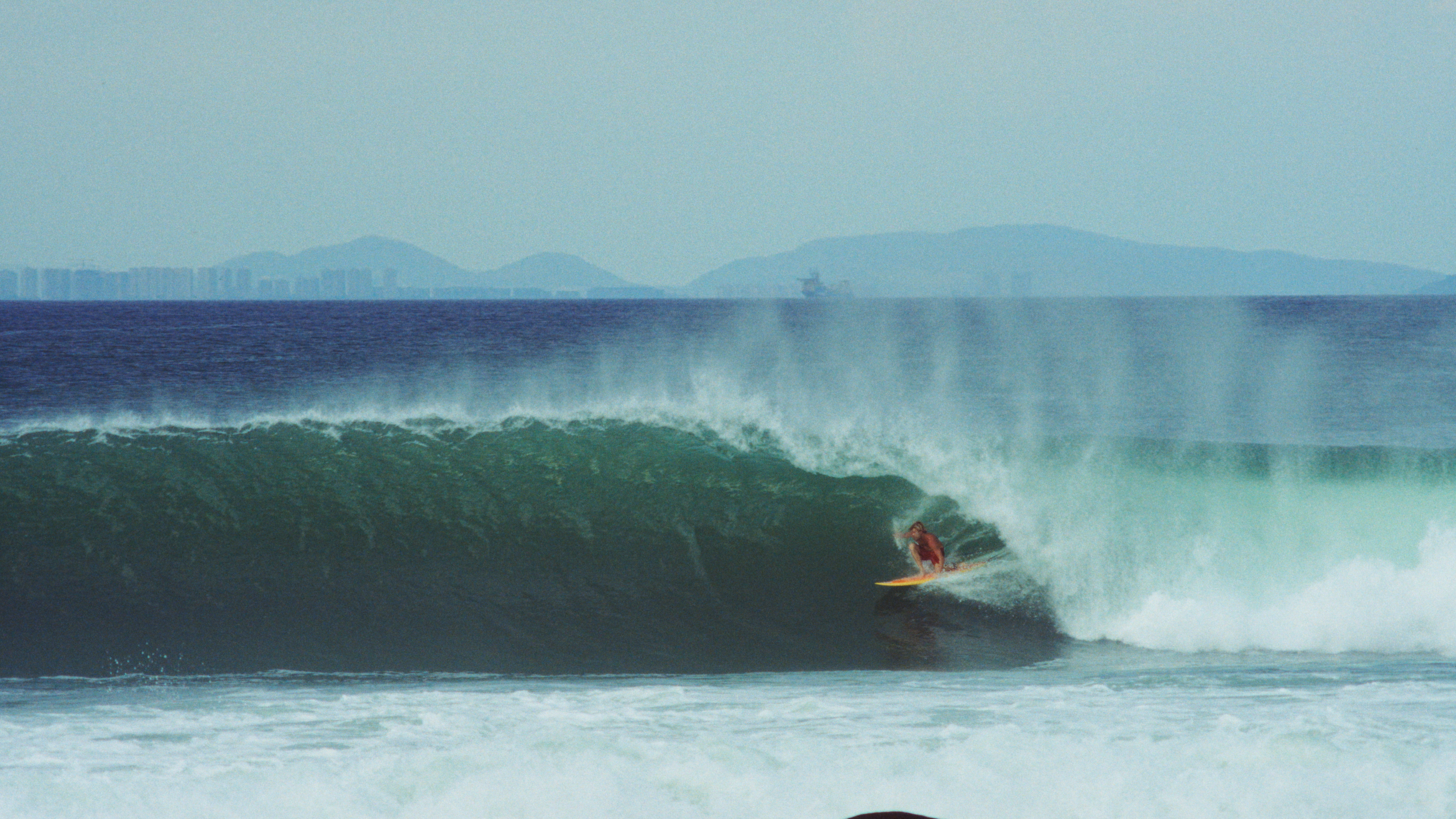DEAN MORRISON SHREDS AT J-BAY - Surfer