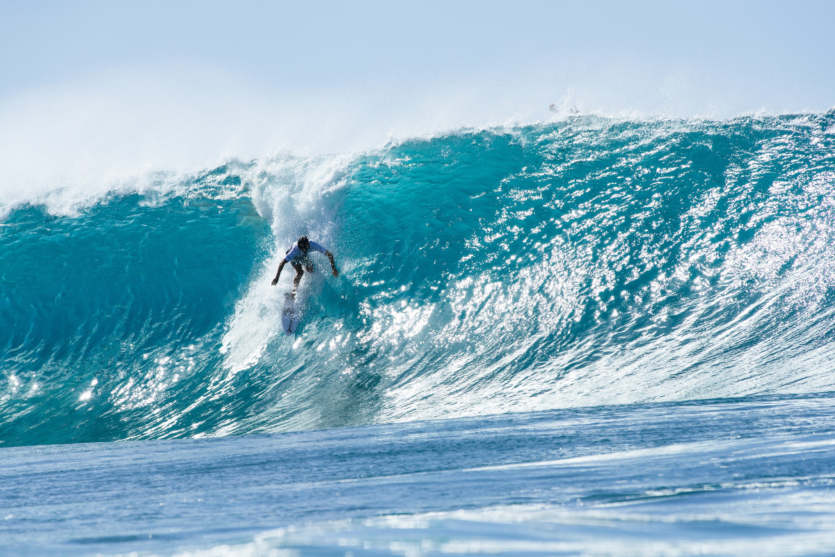 Gallery: Wildcards, Challengers Alike Get Flexed at Unruly Pipeline 