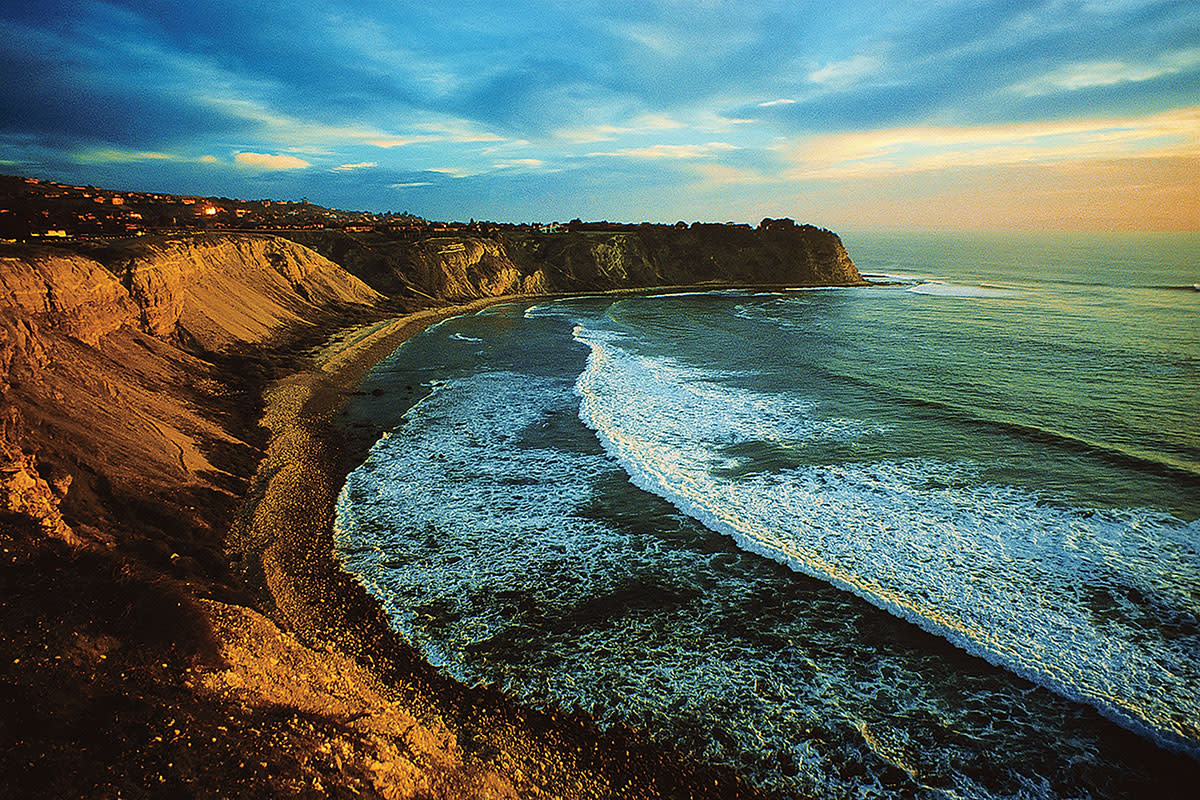 Gang mentality' of middle-age surfers keeps outsiders off Palos Verdes  Estates waves - Los Angeles Times