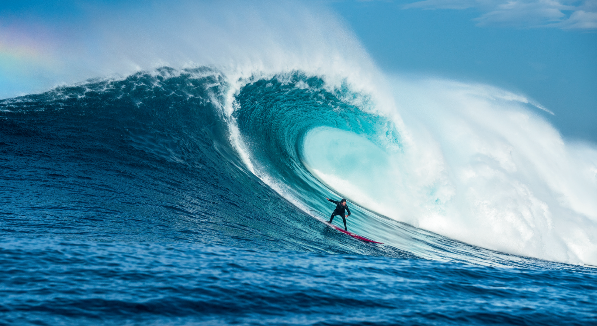 Big-wave Hellmen and Women Will Paddle 100-foot Waves (If the Ocean Gives  Them the Chance) - Surfer