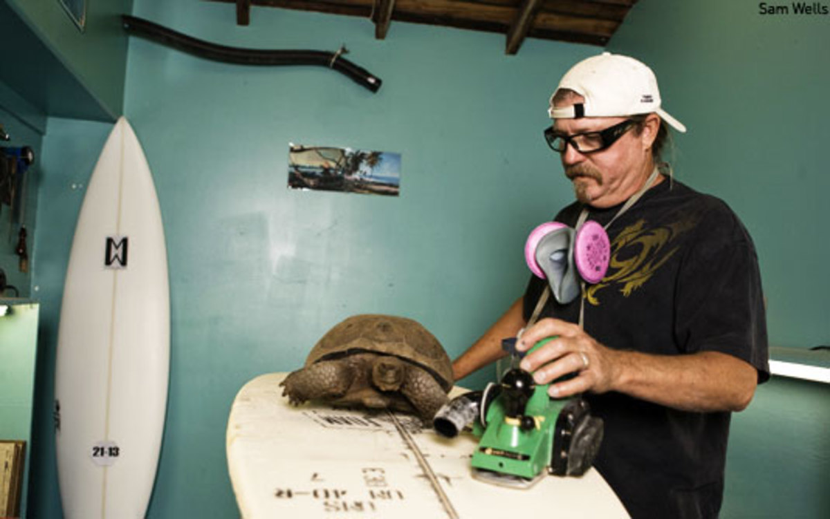 HANDS ON Shaper Profiles Uncle Mike Surfer