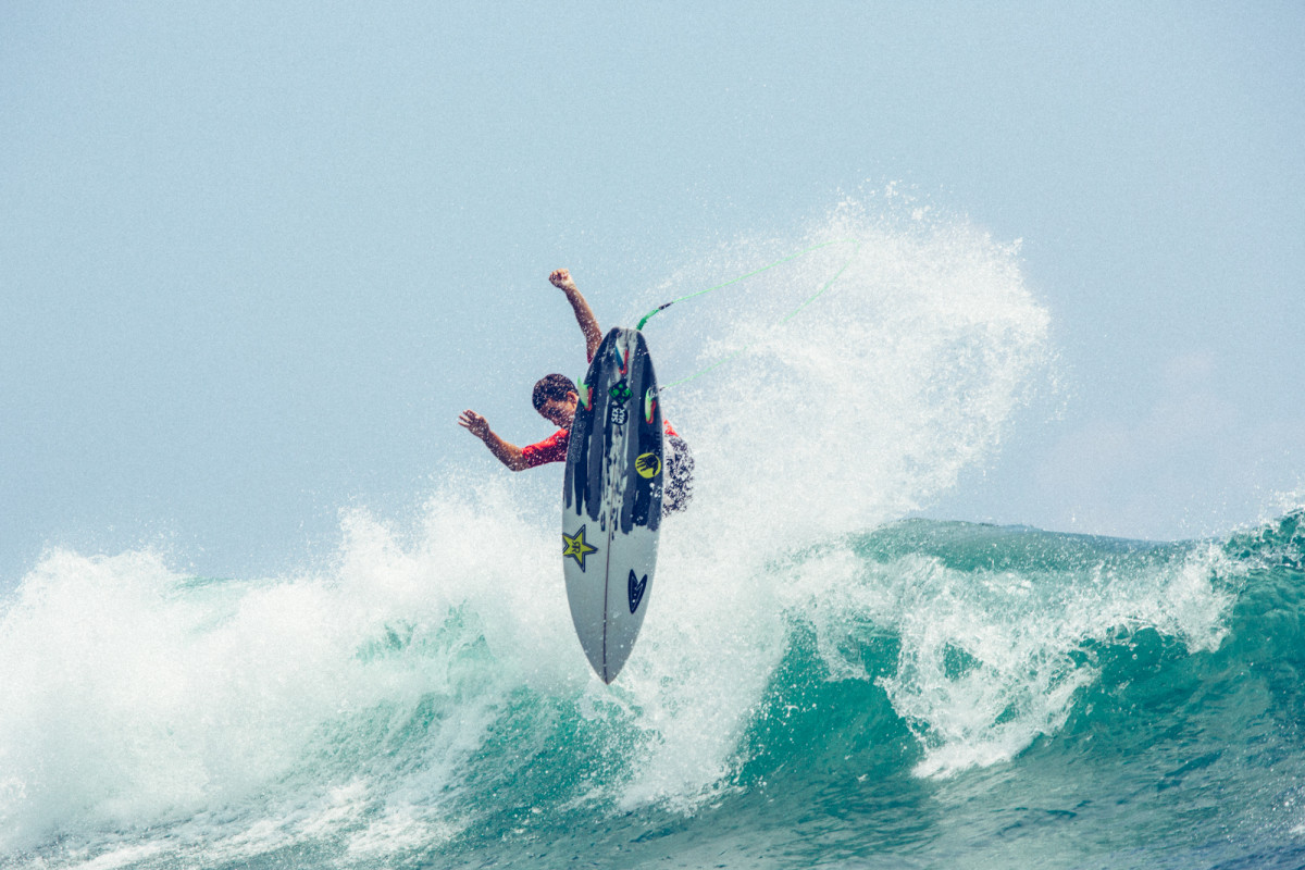 Rapoza and Hennessy Win Ripcurl Gromsearch International Final - Surfer