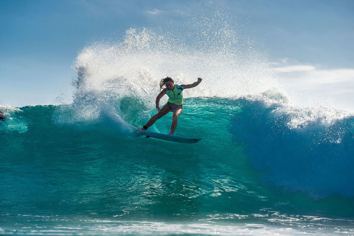 Nikki van dijk surfer deals