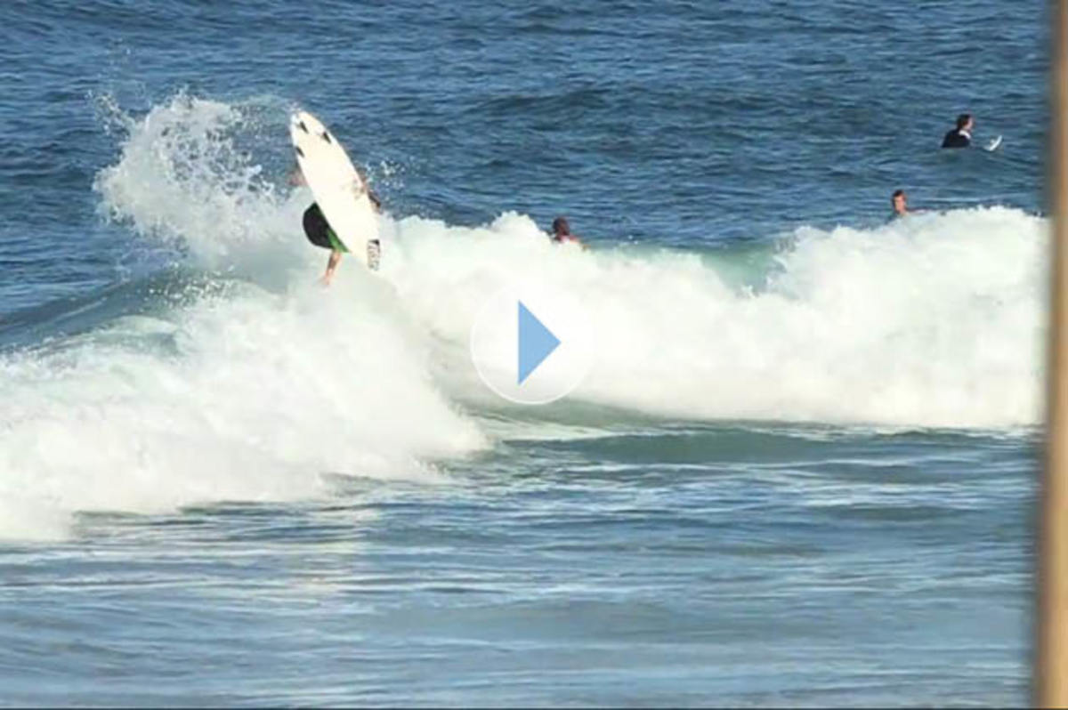 Mad Hueys // Australia // 359 Surfer