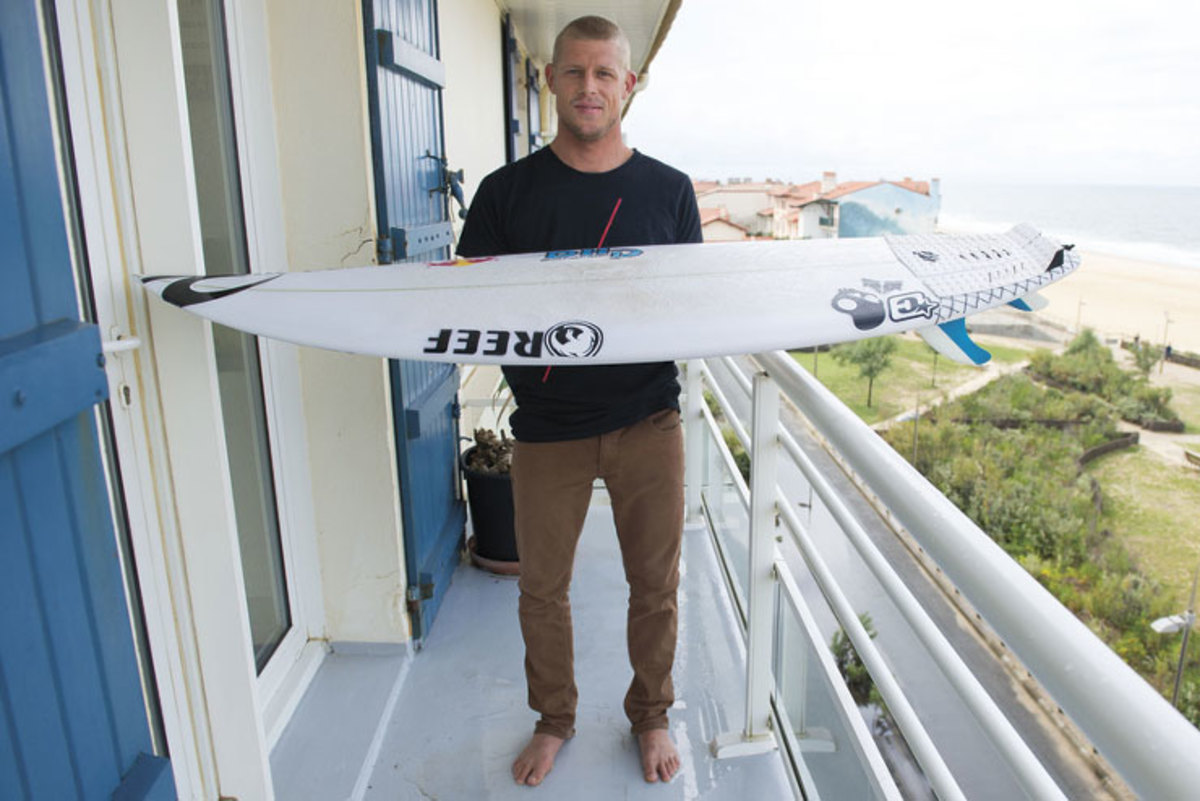 mick fanning surfing